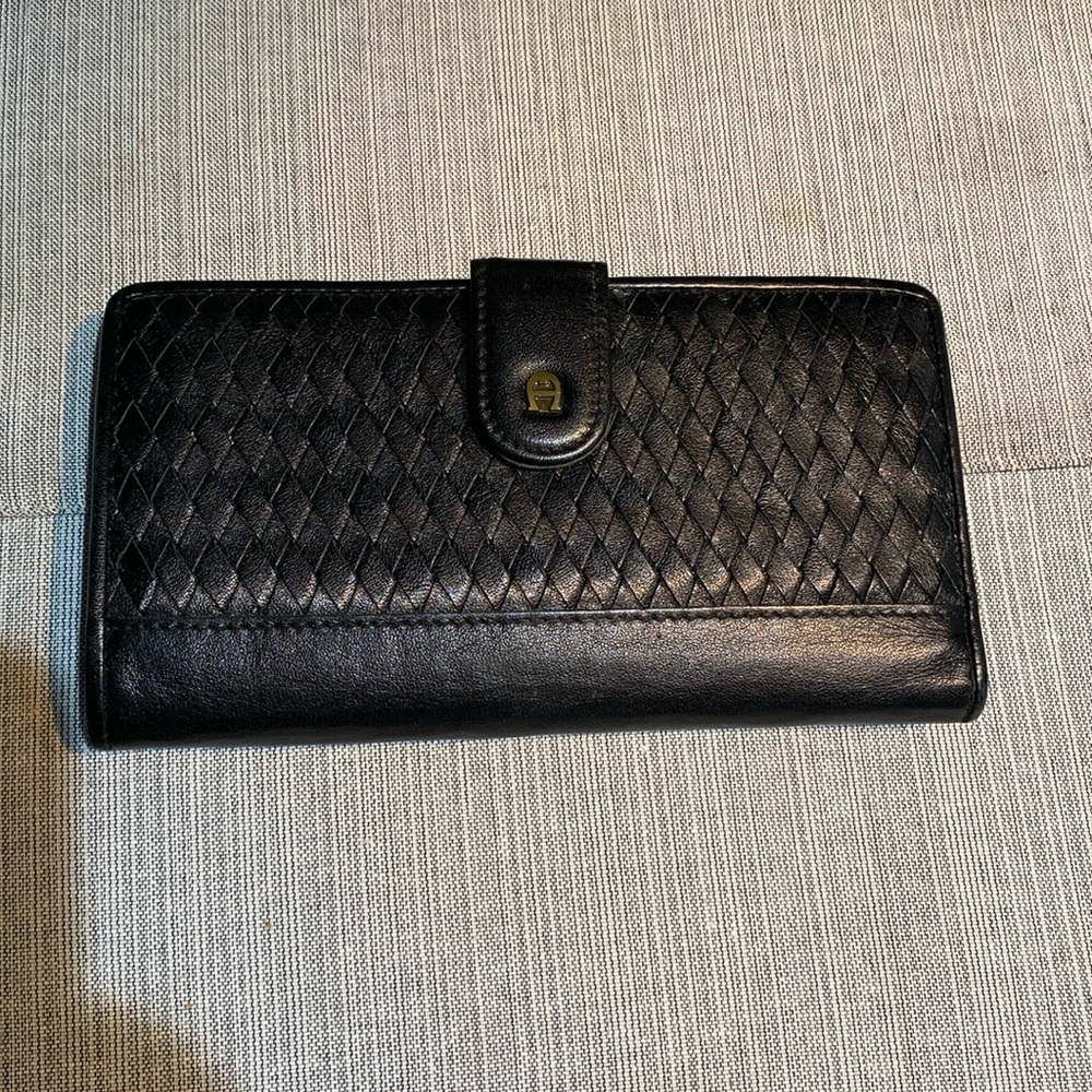 Never used. Vintage Eitenne Aigner black wallet